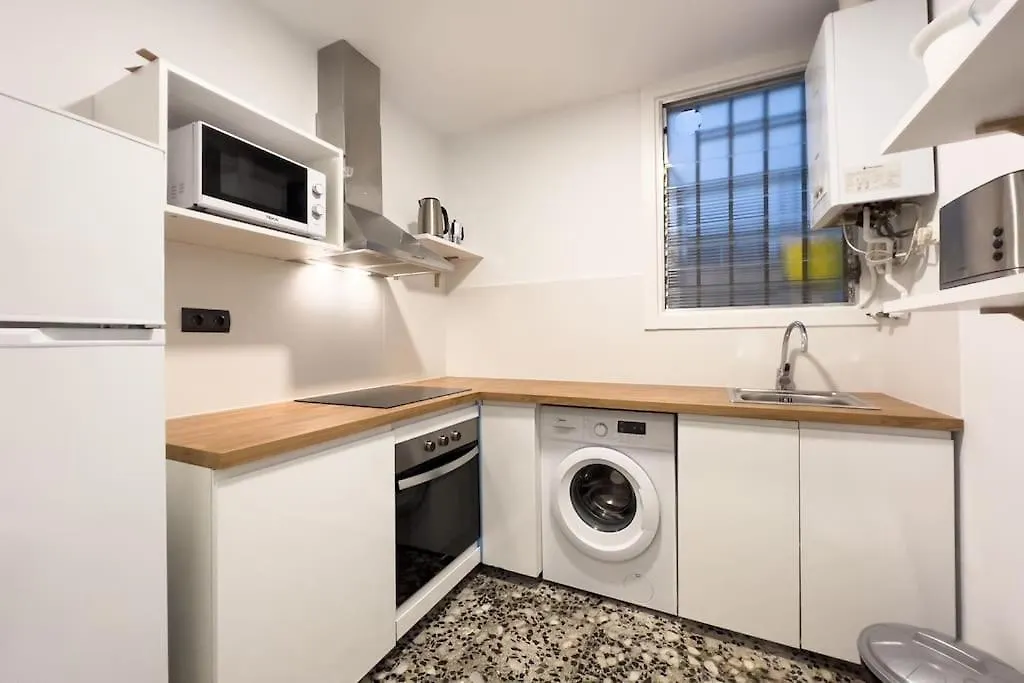 Bebarceloner Eixample Apartments - 3 Bedrooms